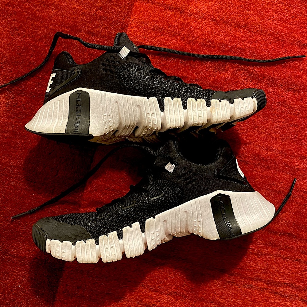 Women’s Nike Metcon Sneakers